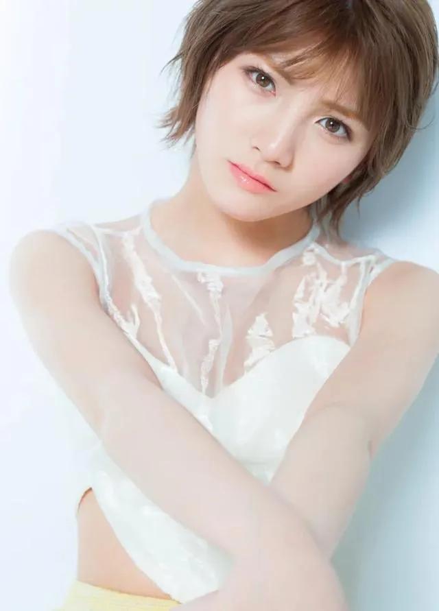 日本美女冈田奈奈