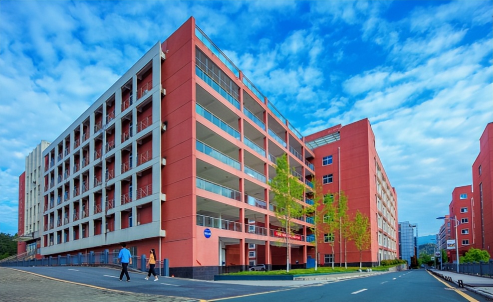 月收入高、满意度高！这些专业将爆火，湖北这所大学已开设9个