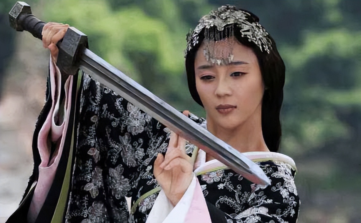 同样是演“虞姬”，袁珊珊垫底，李依晓清冷，张国荣成经典