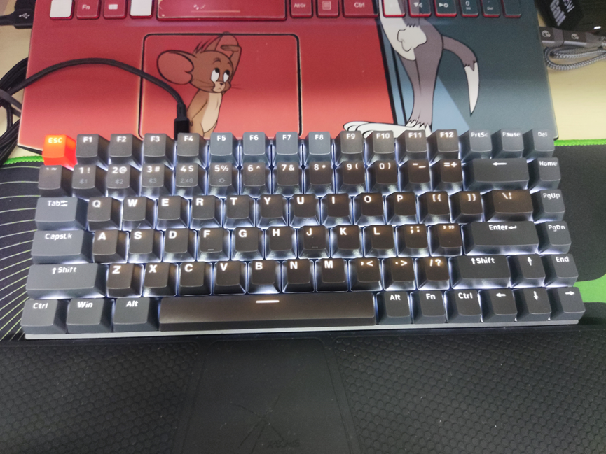 雷柏V700-8A多模无线游戏机械键盘：这才叫全能机械键盘