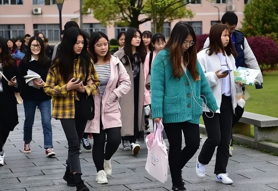 全国各大高校暑假时间公布，假期整体缩短，学生：意料之中