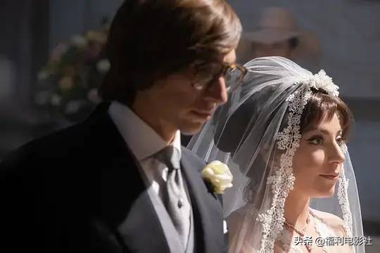 古驰家族衰落史翻拍成电影，捞女处心积虑进豪门，暴富梦碎杀老公