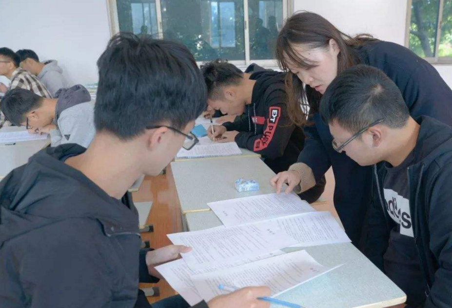 大学生要擦亮双眼，“三方协议”别随意乱签，容易弄丢应届生身份