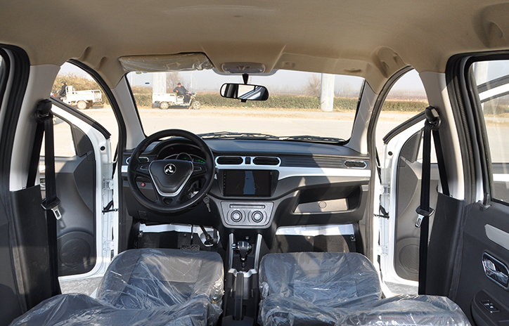 四轮油电两用电动车价格7000多元起步