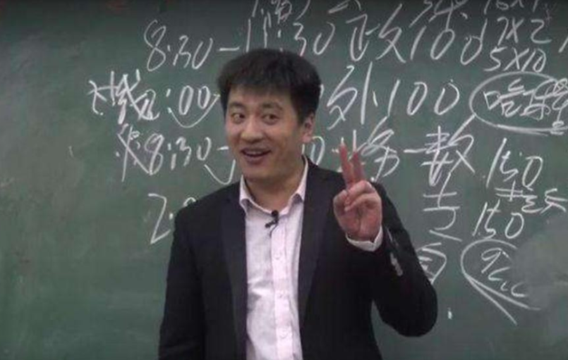 拼命劝大学生考研的张雪峰，却说自己女儿不用考研？言论引发热议