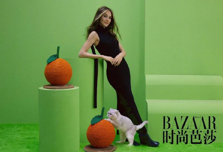 谷爱凌身穿吊带皮衣大秀魔鬼身材！混血美女太性感火辣