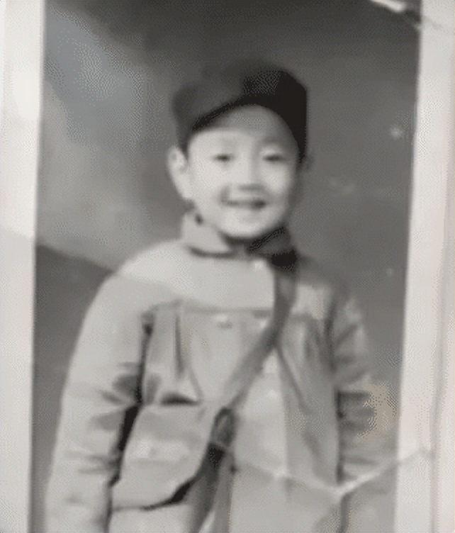 同为《今日说法》主持，撒贝宁成央视红人，张绍刚却在网综混饭吃