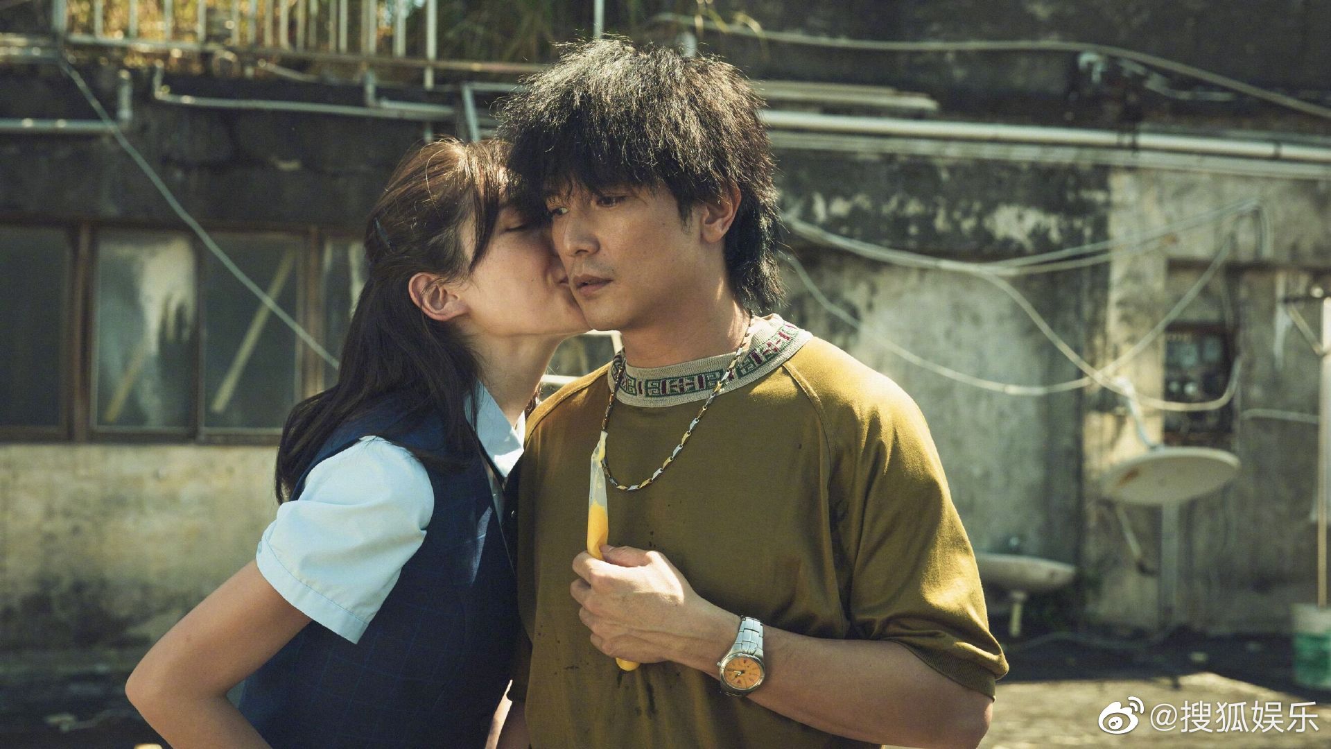 许玮甯官宣与邱泽结婚！两人曾合作当男人恋爱时，无名指格外抢镜