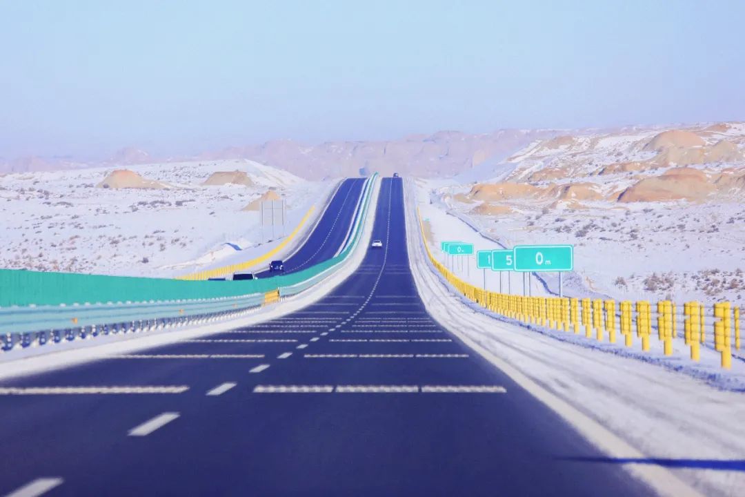 自驾新疆,经s21沙漠高速去禾木看雪,5天花费需要多少?怎么玩?