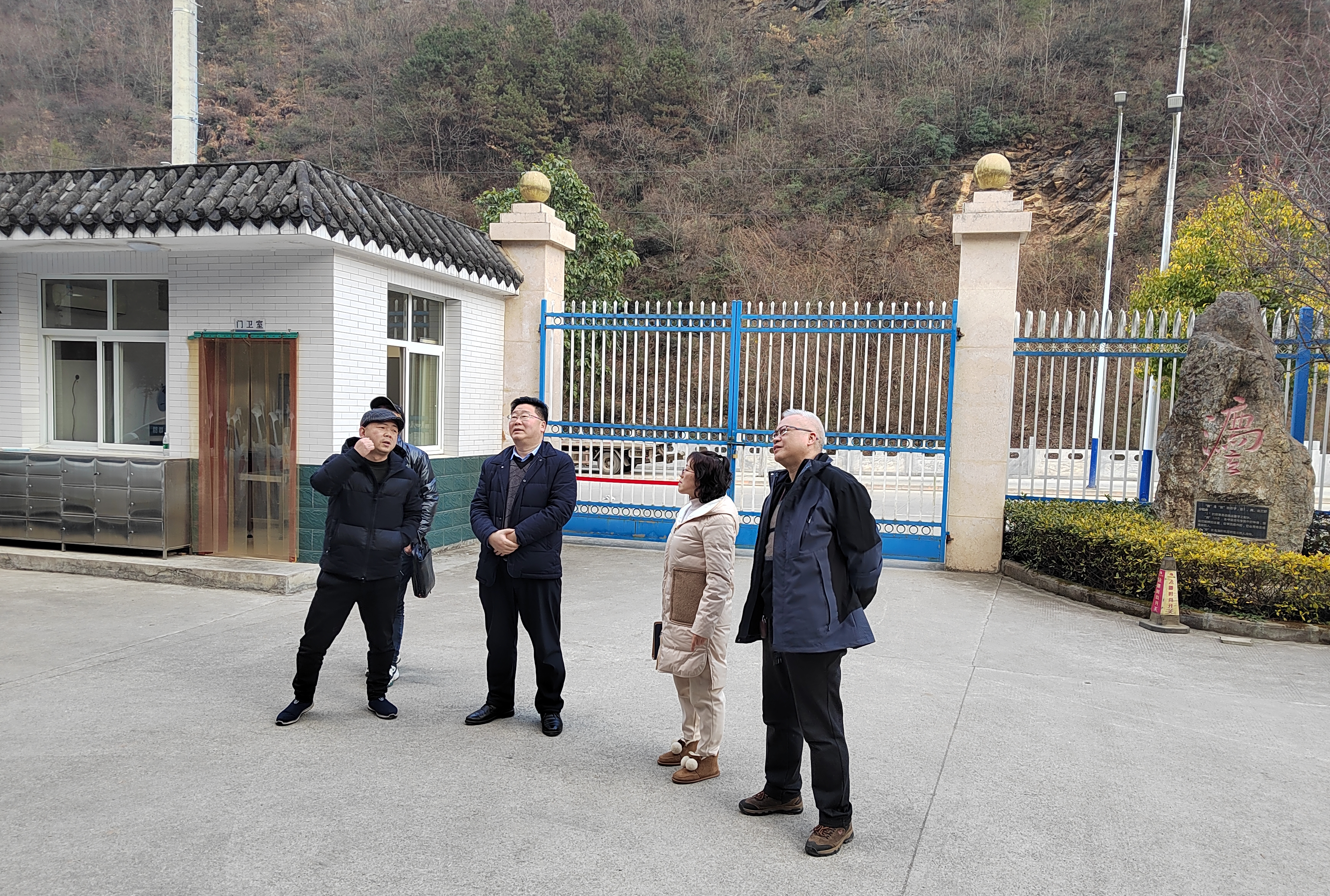 镇巴法院副院长杨云礼督导检查人民法庭“两化”建设工作