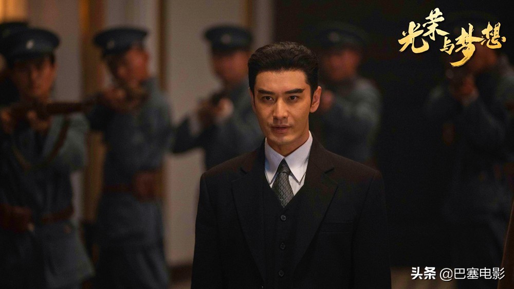 青年周恩来别硬演，朱亚文印象深，陈坤黄晓明不沾边，靳东也一般