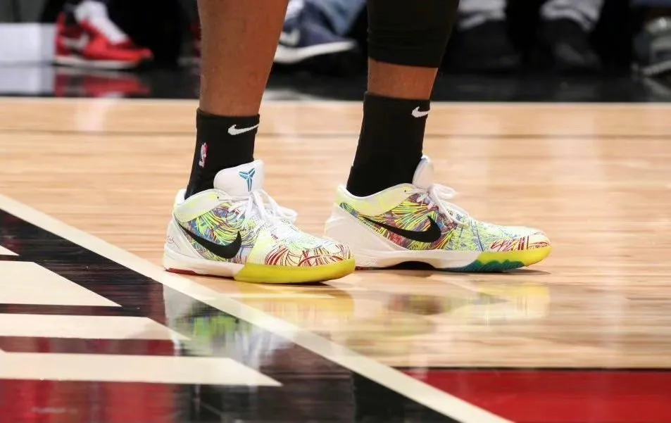 NBA球员上脚：詹姆斯的全明星战靴，维金斯签名鞋实物曝光