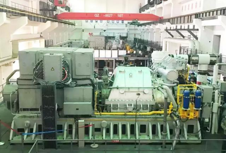 054B����������5�¿��������ų���ǧ�֣�ȫ���ƽ�˫����תС��