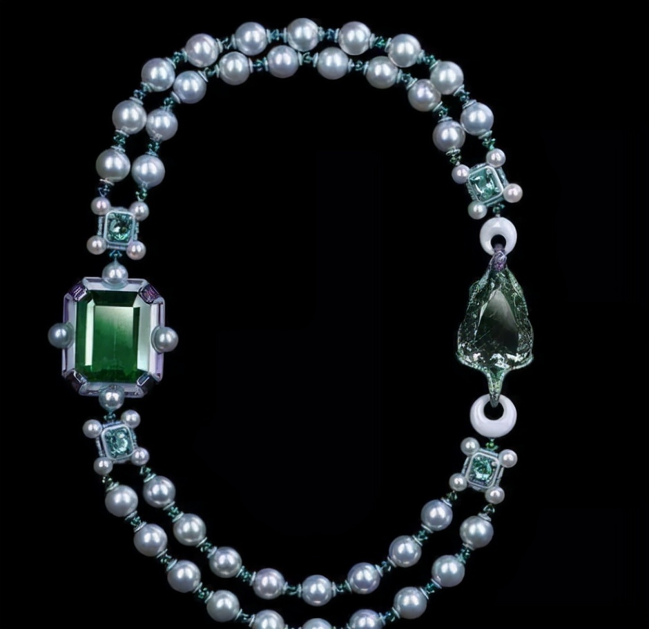 这种首饰，从8000年前变迁至今，是珠宝界宝石材质革新的最佳体现