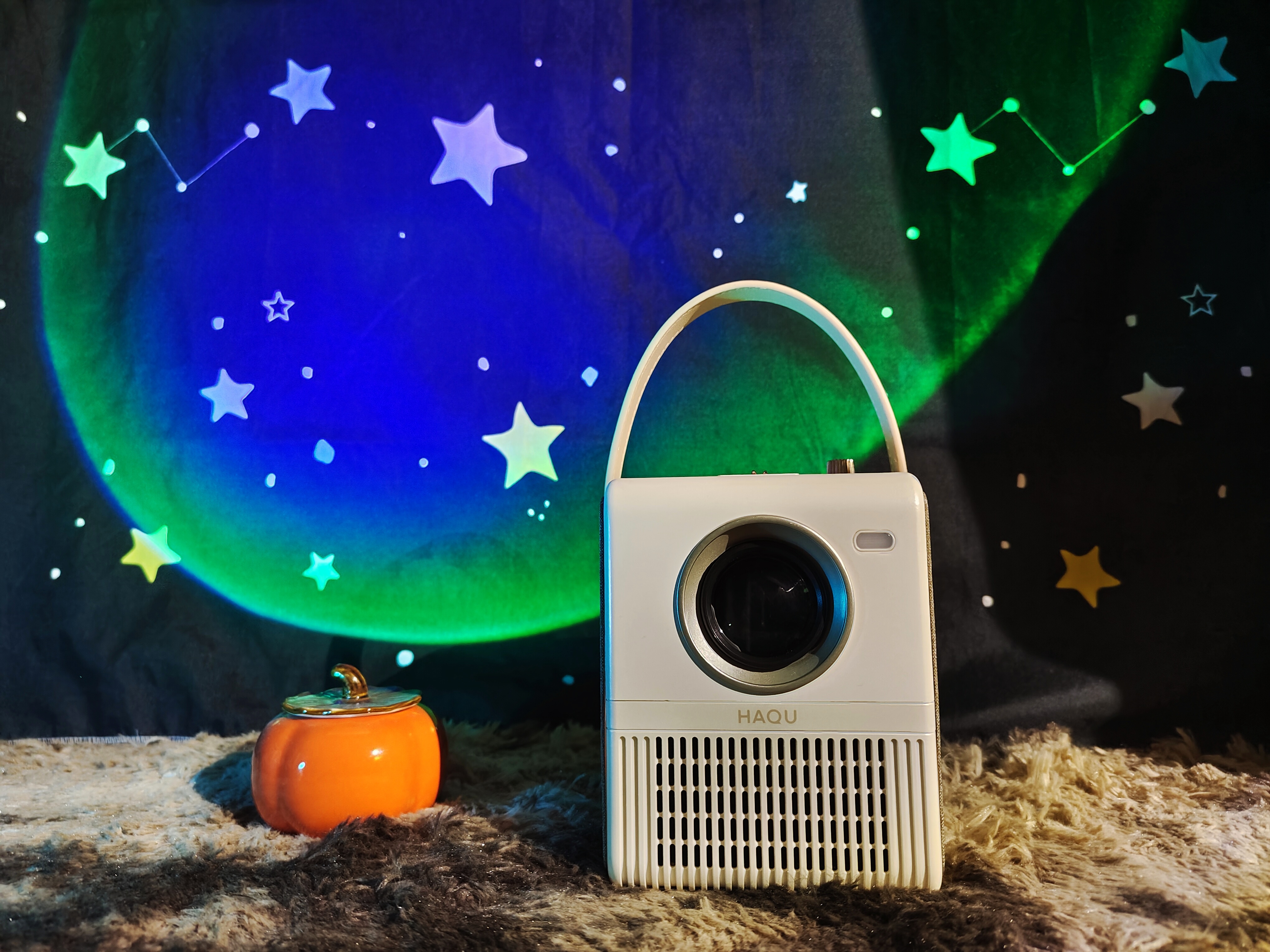 租房党的快乐源泉，不到1K让你get的随身影院