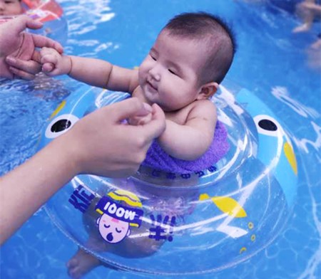 婴幼儿游泳有几个阶段？每个阶段有什么意义，内容全面太值得学习