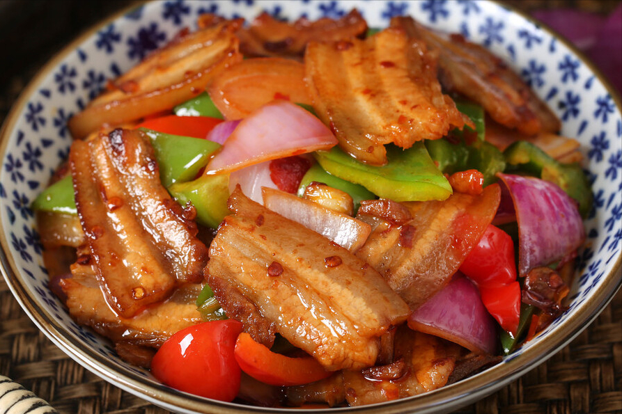 回锅肉怎么做好吃？牢记2个关键，出锅肥而不腻，又香又嫩又下饭