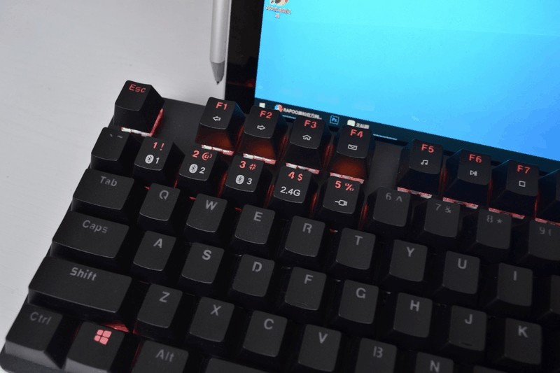 性价比满足妹子需求 雷柏V500PRO三模机械键盘