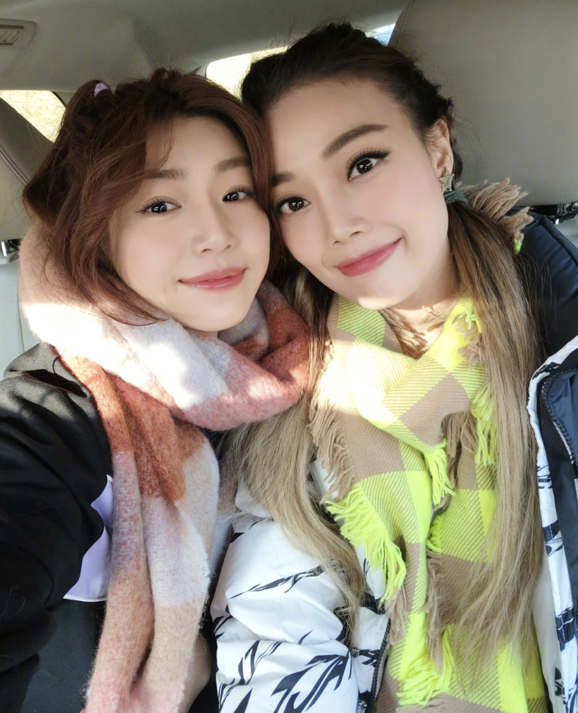 Twins霍汶希为42岁容祖儿庆生，相拥献吻姐妹情深，陈妍希送祝福