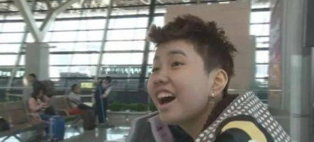 《变形计》里与李宏毅打架，14岁辍学的陈佩雯，如今却整容过度？