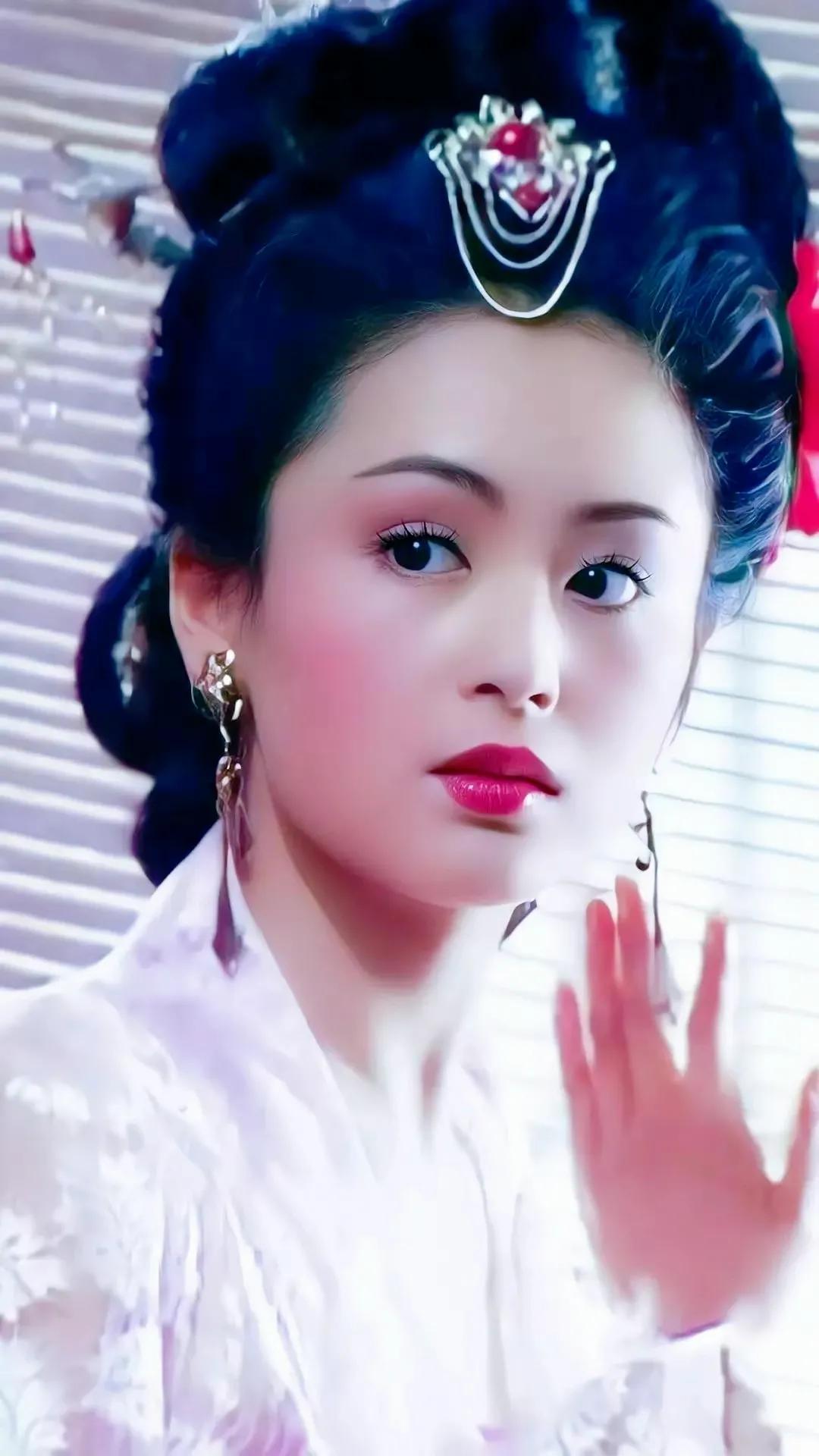 最具有古典之美的明星陈红：气质婉约，优雅迷人，魅力十足