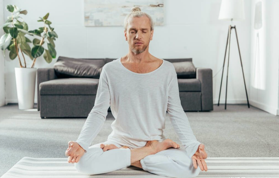 静坐的智慧和几个常用坐姿讲解