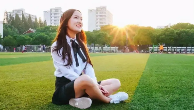 大学校园里的“潜规则”，导员一般只会暗示，无知新生容易吃亏