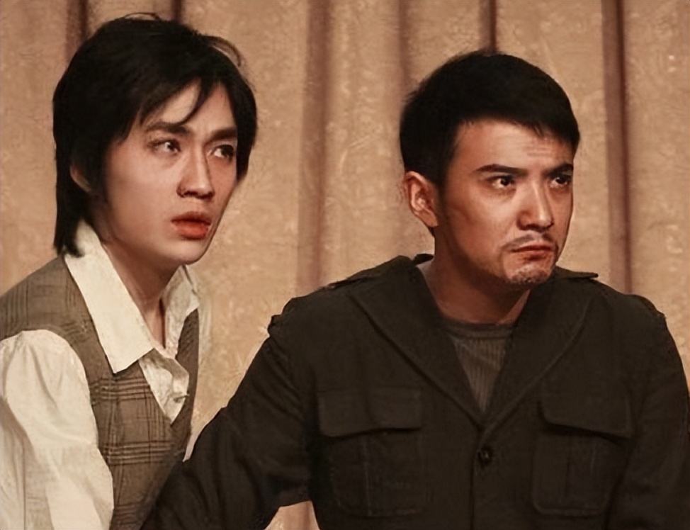 “小公爷”朱一龙，曾跑龙套10年，30岁逆袭成顶流，戏外仍未婚