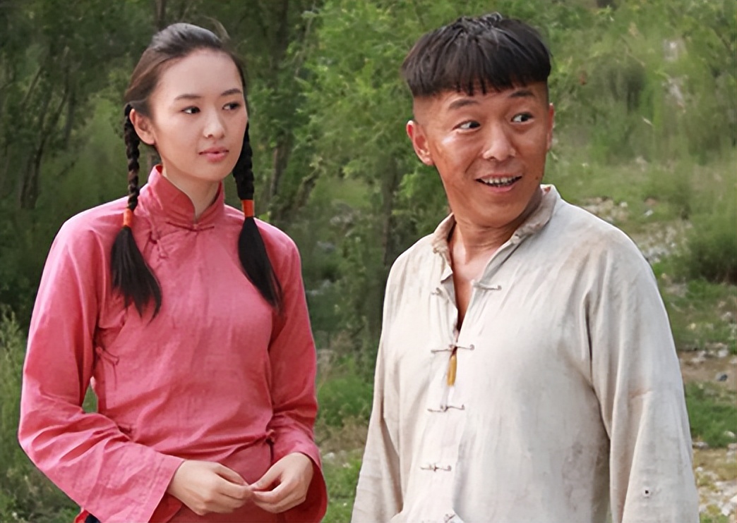 凭借在《民兵葛二蛋》中优秀的表演,童瑶获得了中国电视剧年度明星