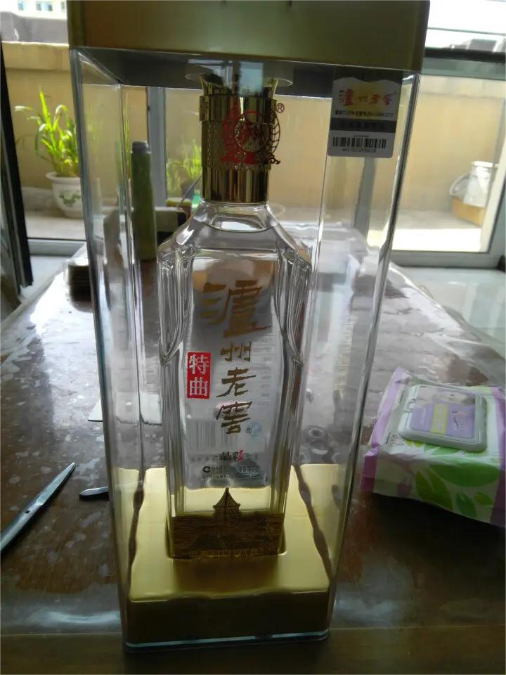 假酒层出不穷该怎么区分？辨别方法太简单，平时买酒注意了