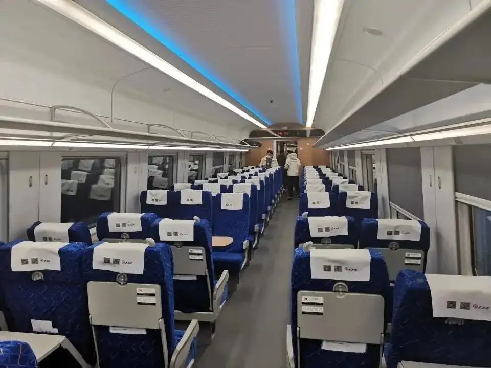 安康至合陽北將首開復興號動車組