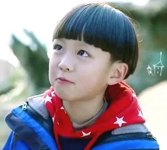 又一小童星长大了，年仅13岁的他，就拿下了飞行执照