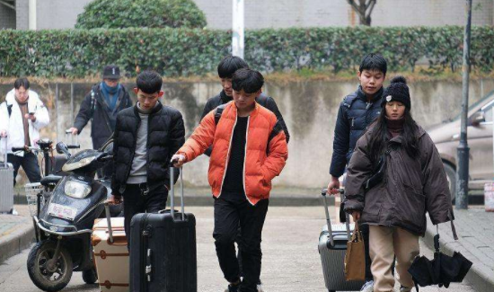 南北方上学差异有多大？大学生放假后发现，差距不是一点半点