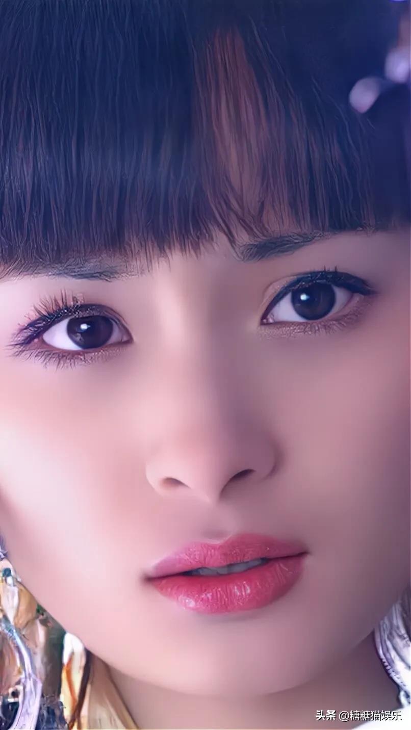 18岁的杨幂:清纯漂亮,灵动可爱