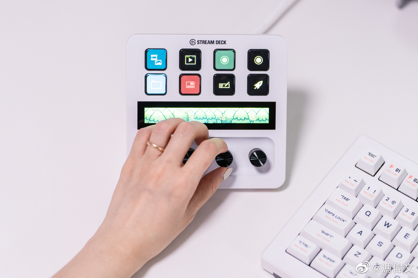 关注并且真的用ElgatoStreamDeck+有一段时间