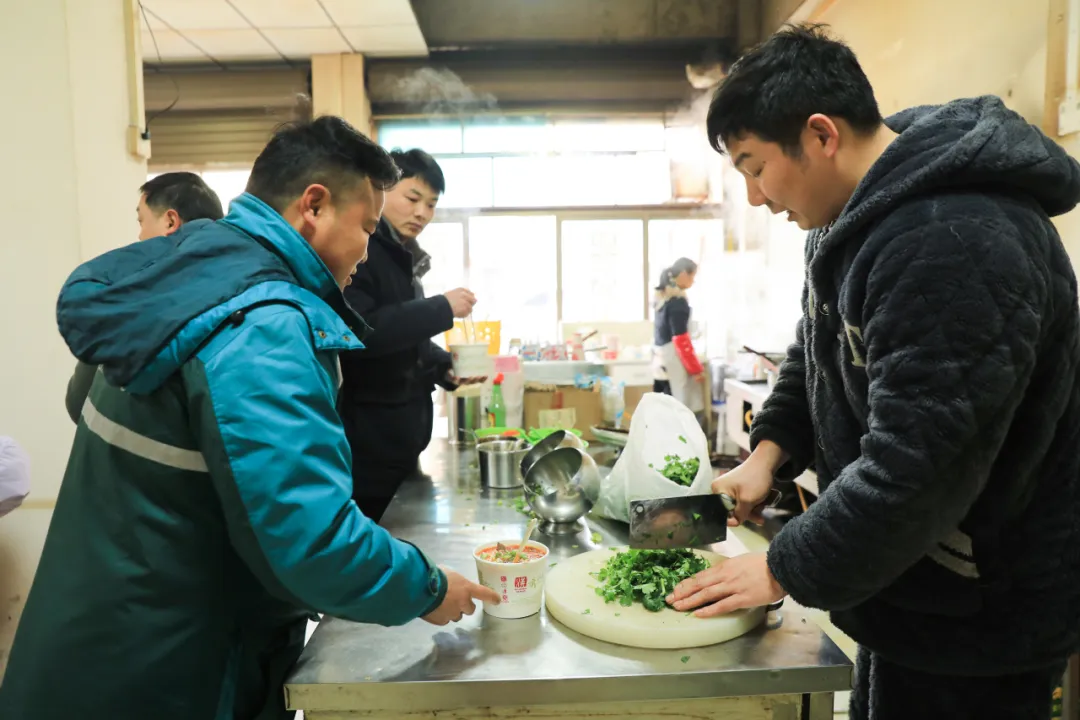 走，去红安占店老街过早