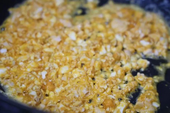 一口就上瘾的浓郁滋味，这道下饭菜拌饭绝了！