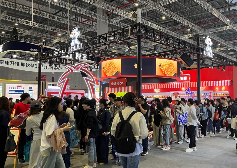 新晋零食顶流卡兹脆、浪味引爆FBIF零食盛典