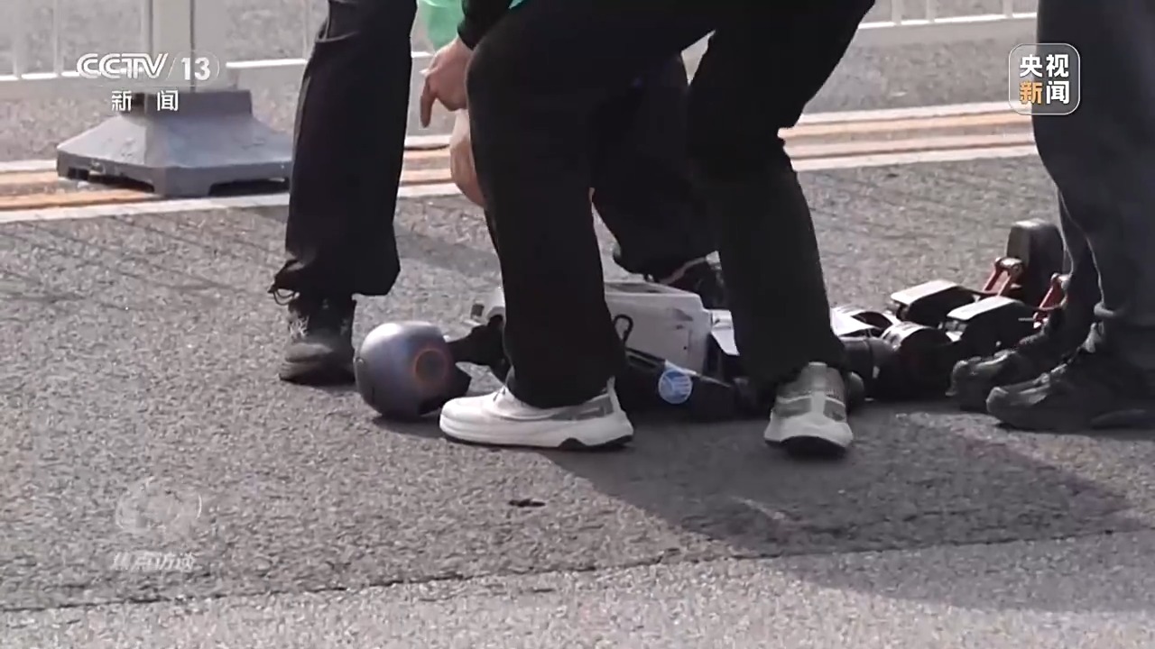 被机器人半马刷屏 看“花式奔跑”背后机器人产业的新未来