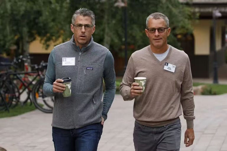 中国职男的冲锋衣穿搭风，越刮越猛