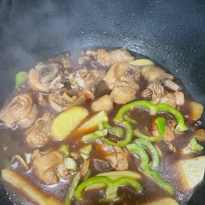 黄焖***米饭这么做，吃前一定备足饭