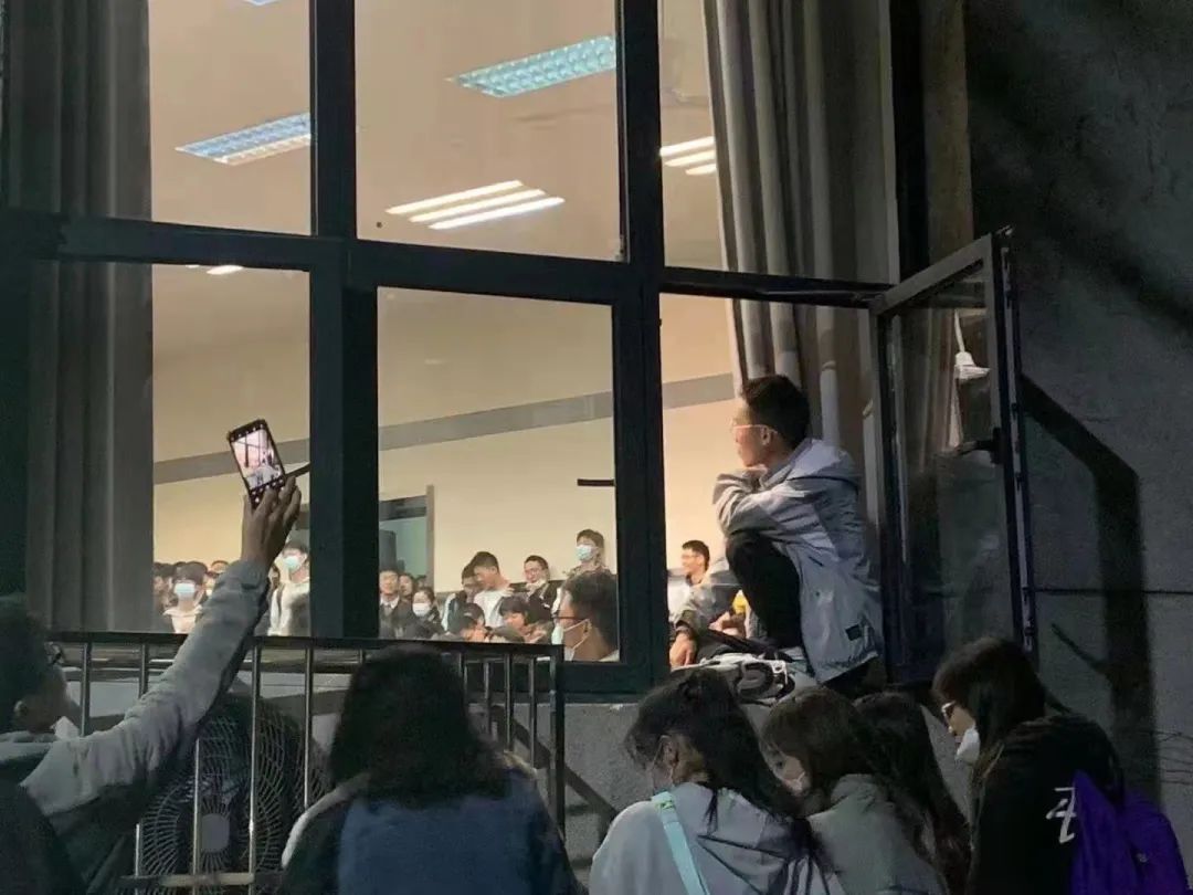 扒牆翻窗也要聽!武大戀愛講座第二彈出筆記了,PPT公開 找老婆 第3張-戀愛小秘書-娜米 扒牆翻窗也要聽!武大戀愛講座第二彈出筆記了,PPT公開 找老婆 第3張