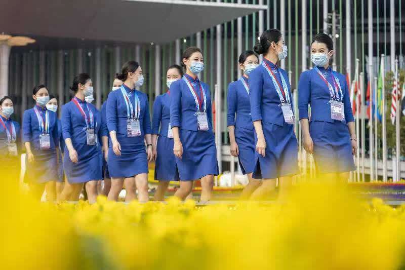 70名空姐亮相进博会，将从事礼仪引导工作