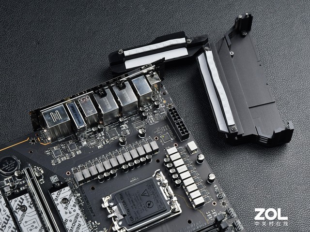 微星MEG Z690 UNIFY暗影板评测 无灯高性能主板