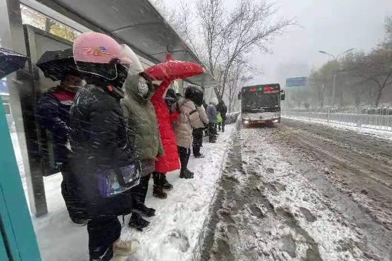 河北2地中小学、幼儿园明日停课,大雪+暴雪+大暴雪,局地降幅超20℃