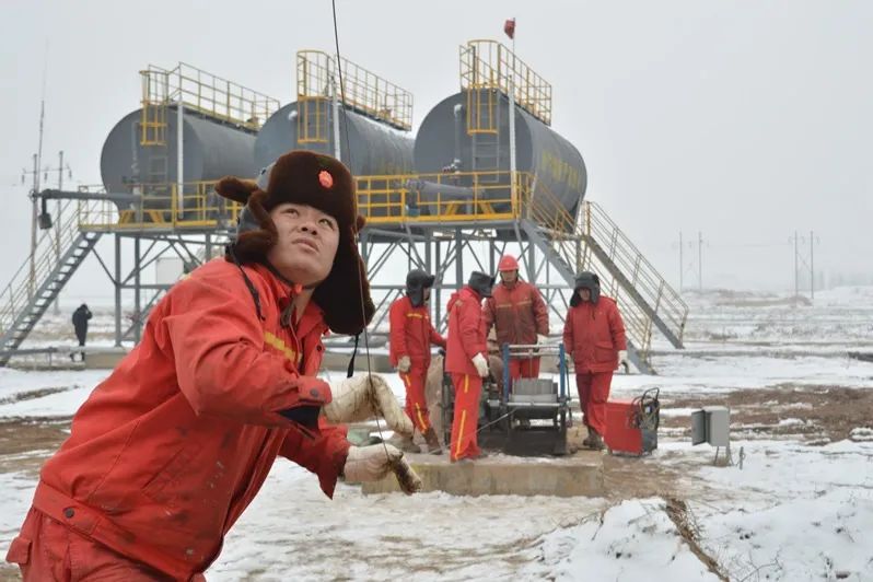 河北2地中小学、幼儿园明日停课，大雪+暴雪+大暴雪，局地降幅超20℃