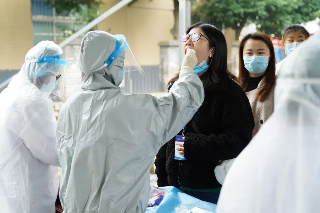 四川多所高校发布紧急通知！