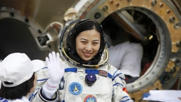 第一位在太空行走的女宇航员