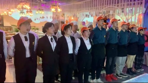 凡人故事｜创业十年，从小批发到大餐饮，生活的不易让他更懂得爱家爱国