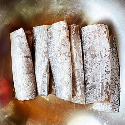 炸帶魚,炸帶魚怎么做酥脆好吃
